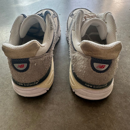 13 Used New Balance 990 V4 Grey Day