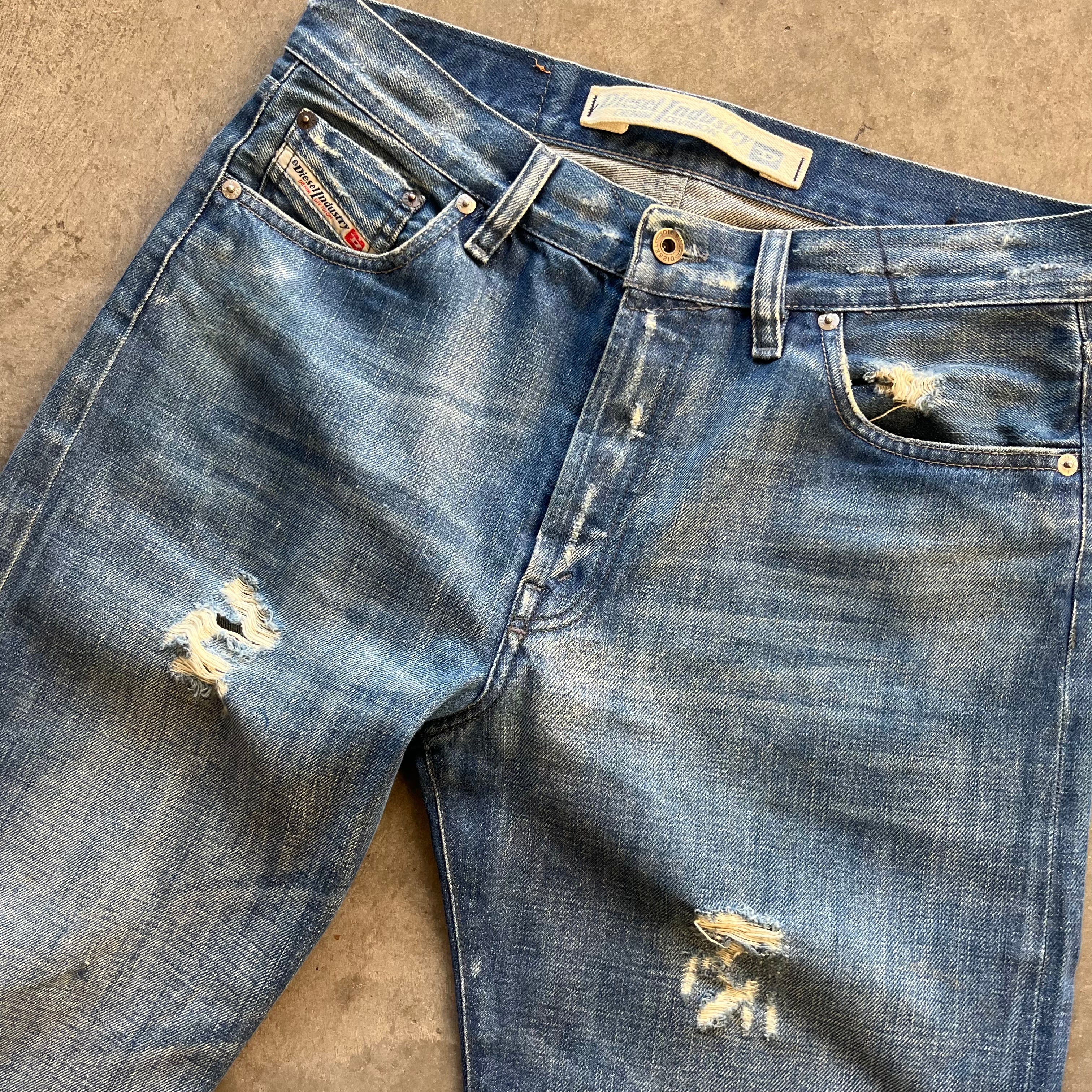 32x32 Ripped Diesel Jeans