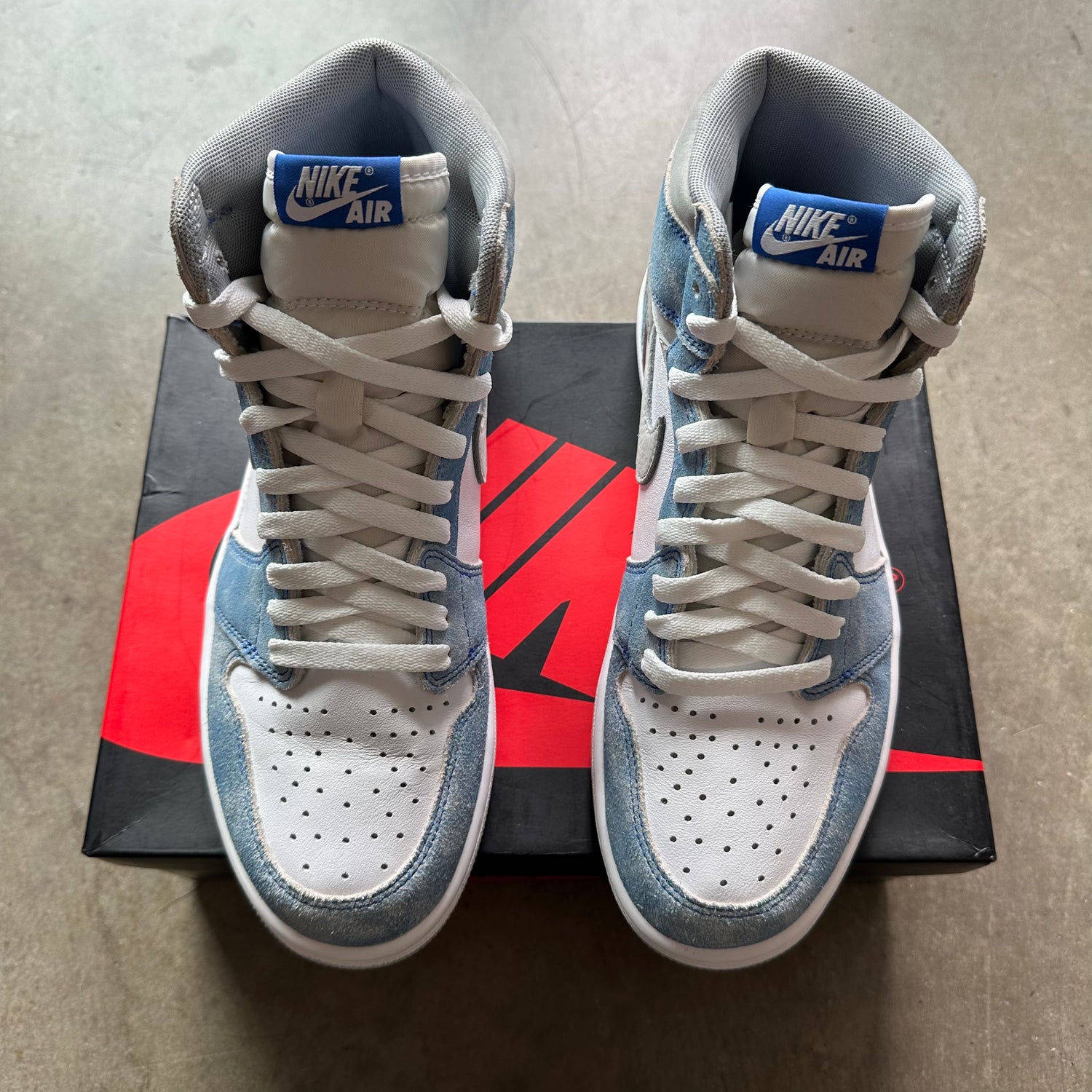9.5 Used Jordan 1 Hyper Royal