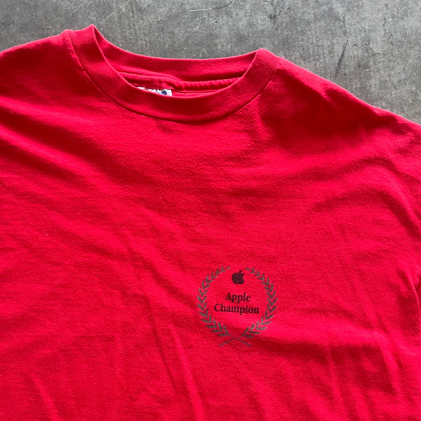 XL 90s Apple Champion Tee