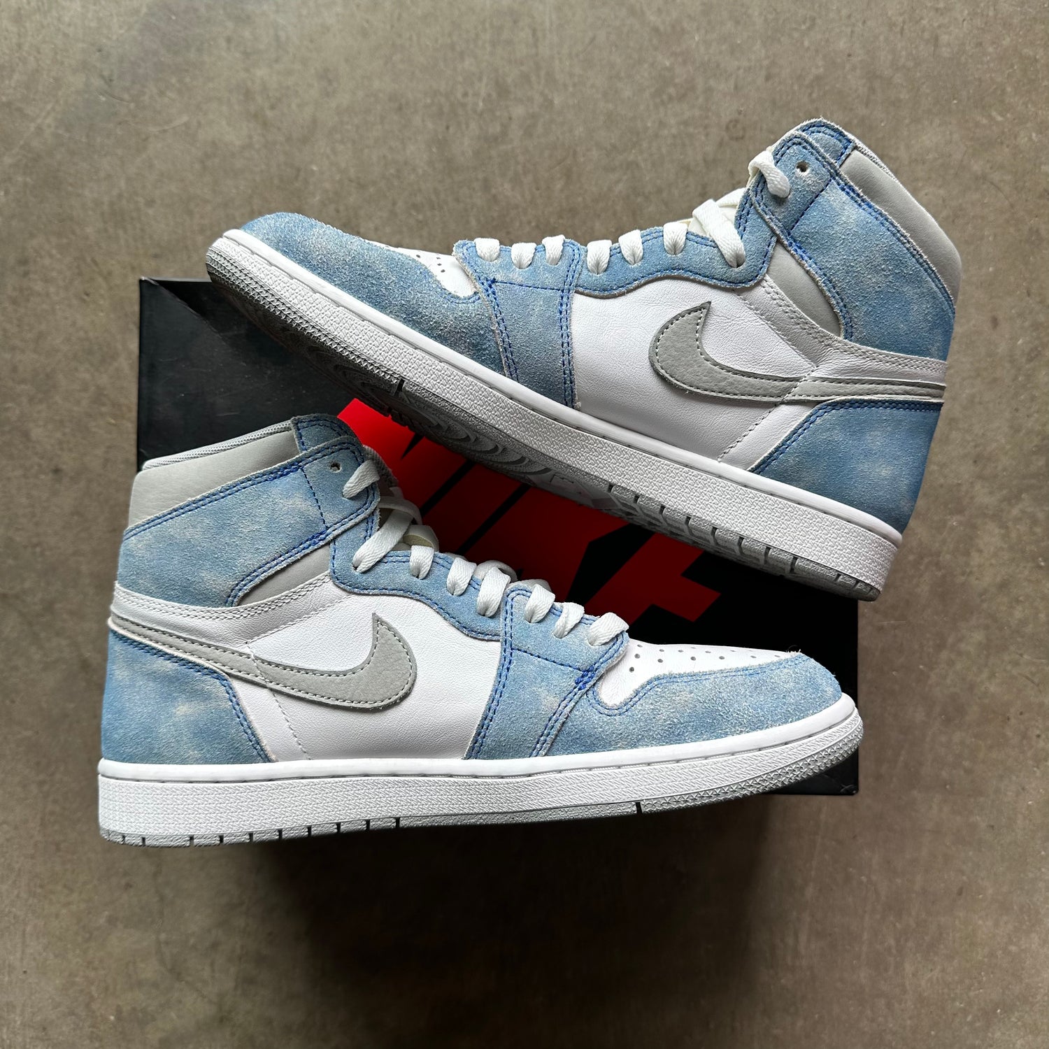 9.5 Used Jordan 1 Hyper Royal