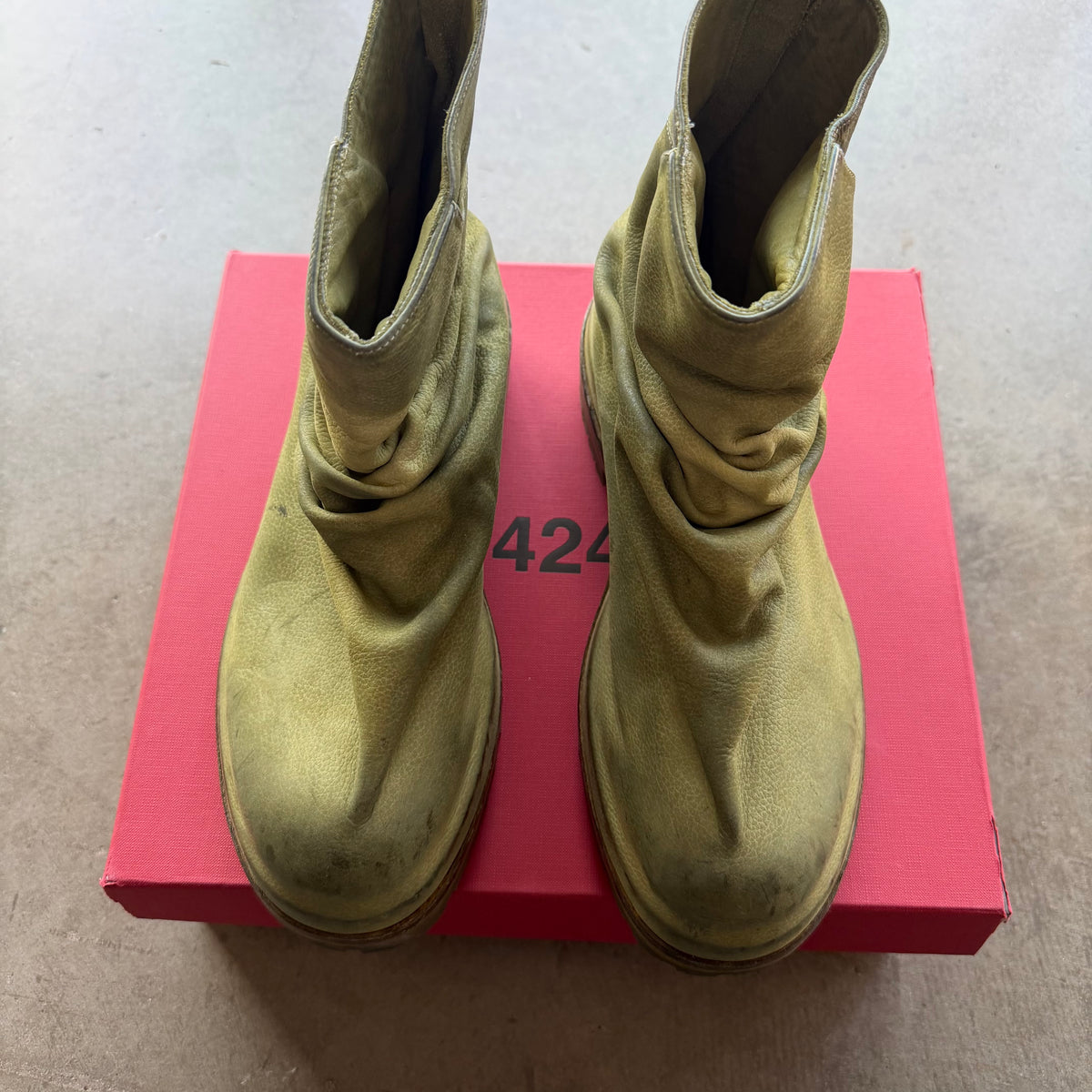 11 424 Marathon Boot Green Sample