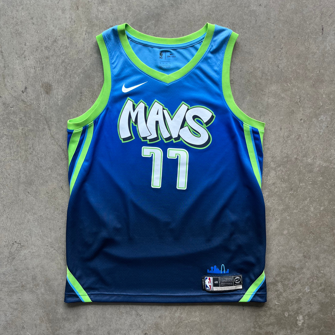 L Luka Doncic City Edition Mavs Jersey