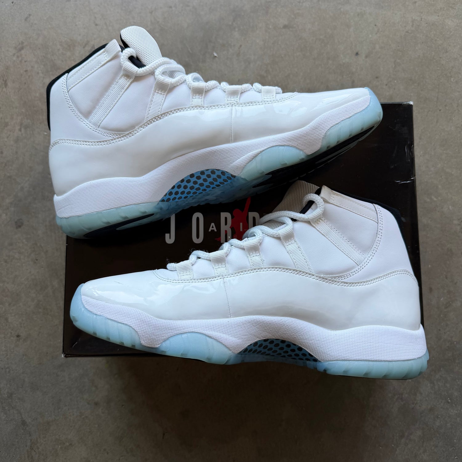 11 Used Jordan 11 Legend Blue