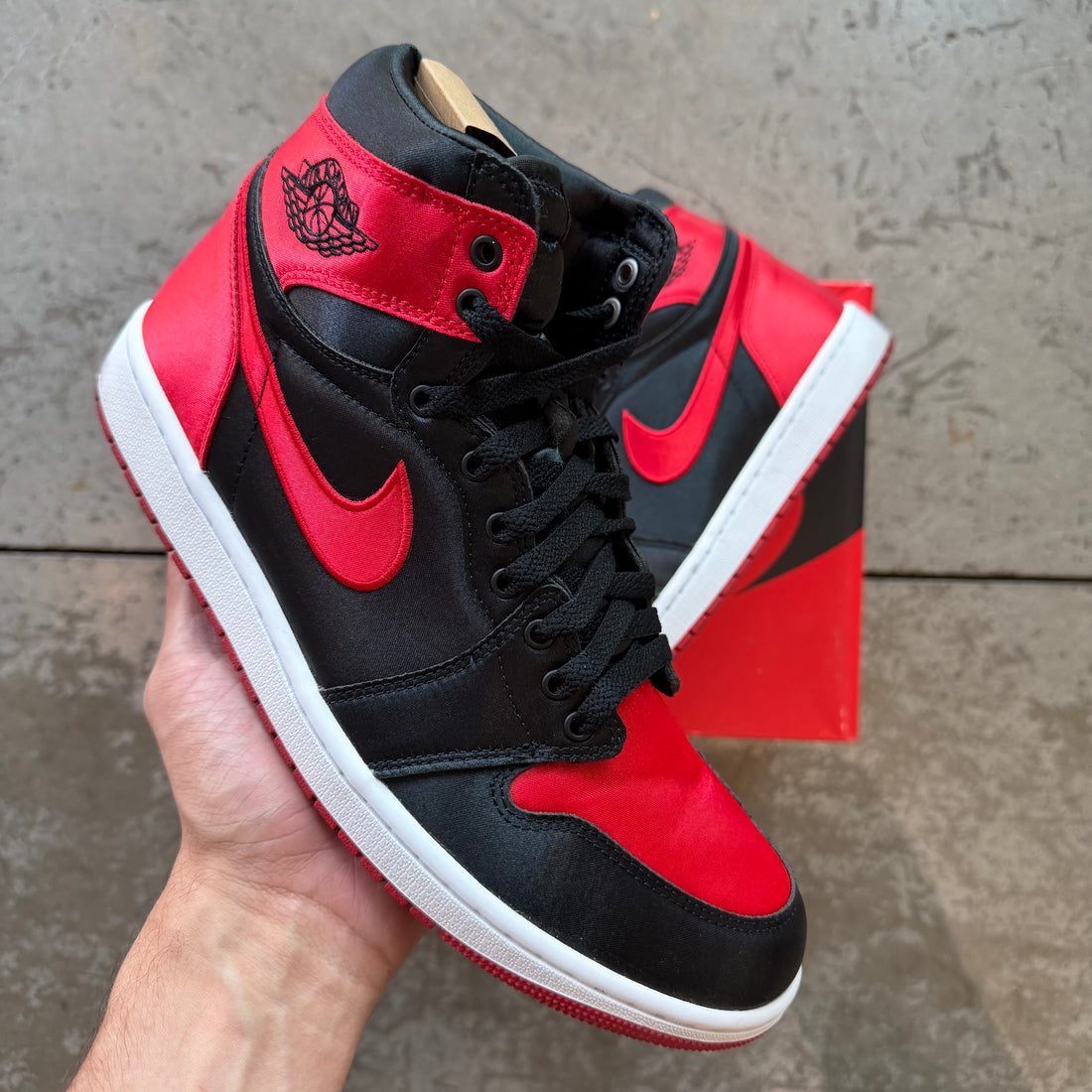 11w/9.5m Used Jordan 1 High Satin Bred