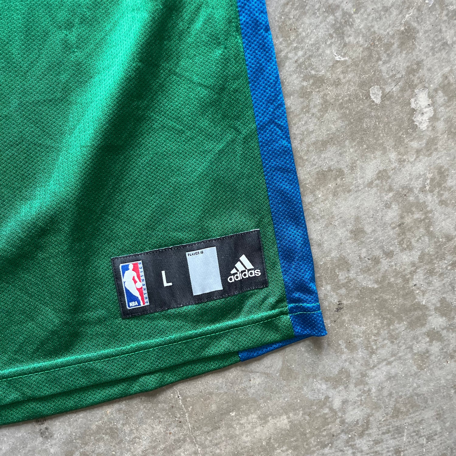 L 00s Mavs Dirk Jersey