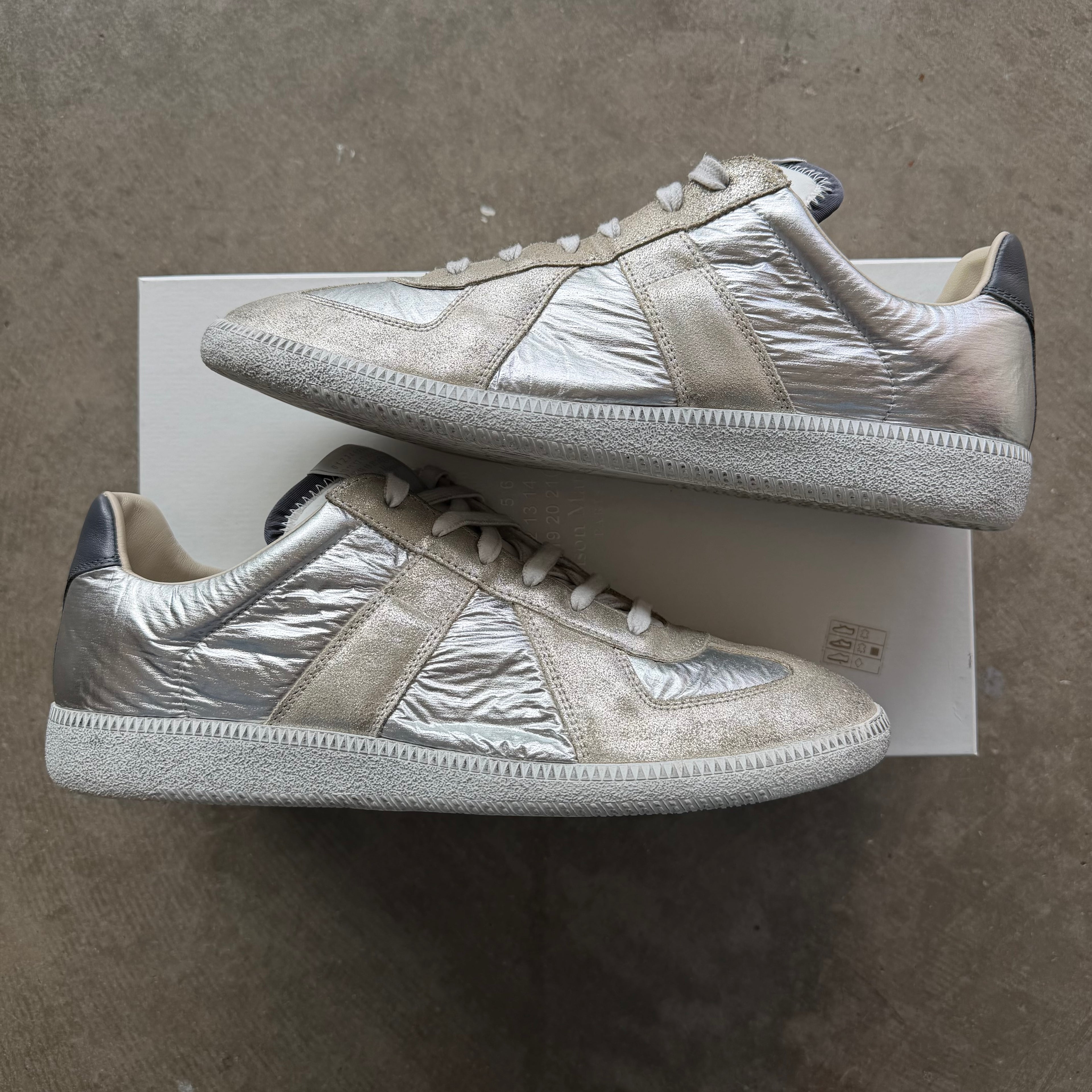 12 Maison Margiela Gat Iridescent