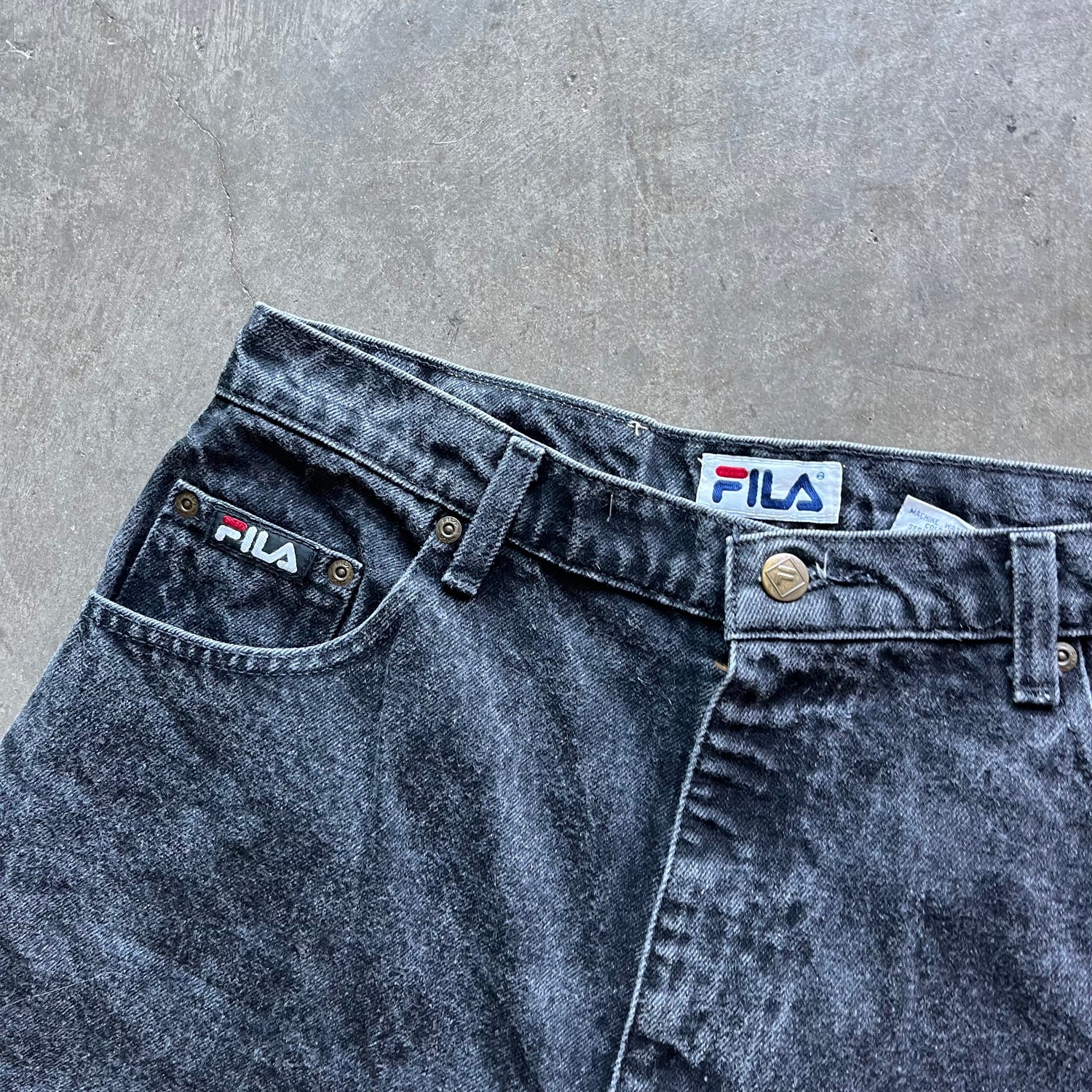 34w 00s Fila Jorts