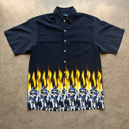 L 00s Button Up Skull Tee