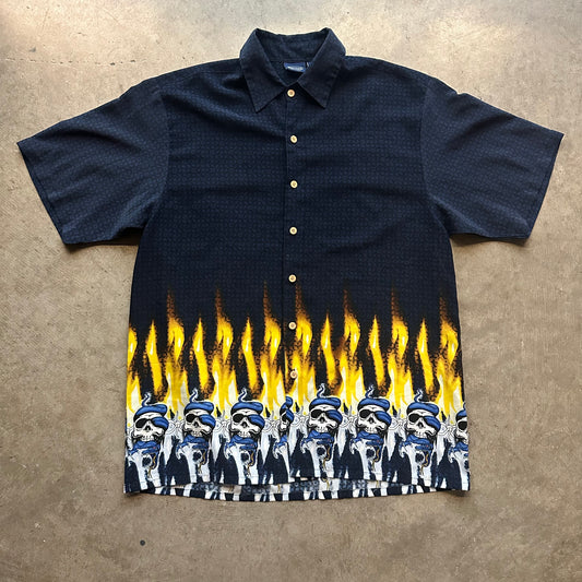 L 00s Button Up Skull Tee