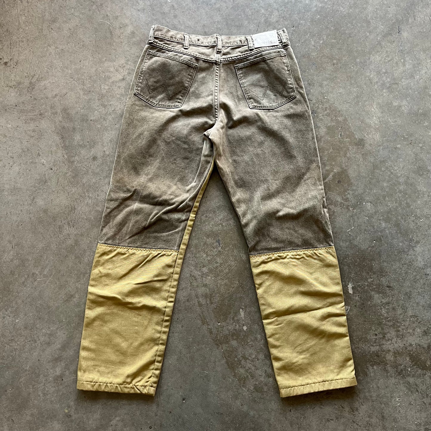 34x32 00s Wrangler Hunting Pants