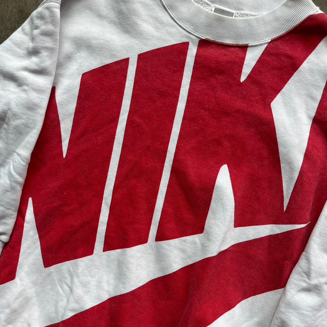 M 90s Bootleg Nike Crewneck