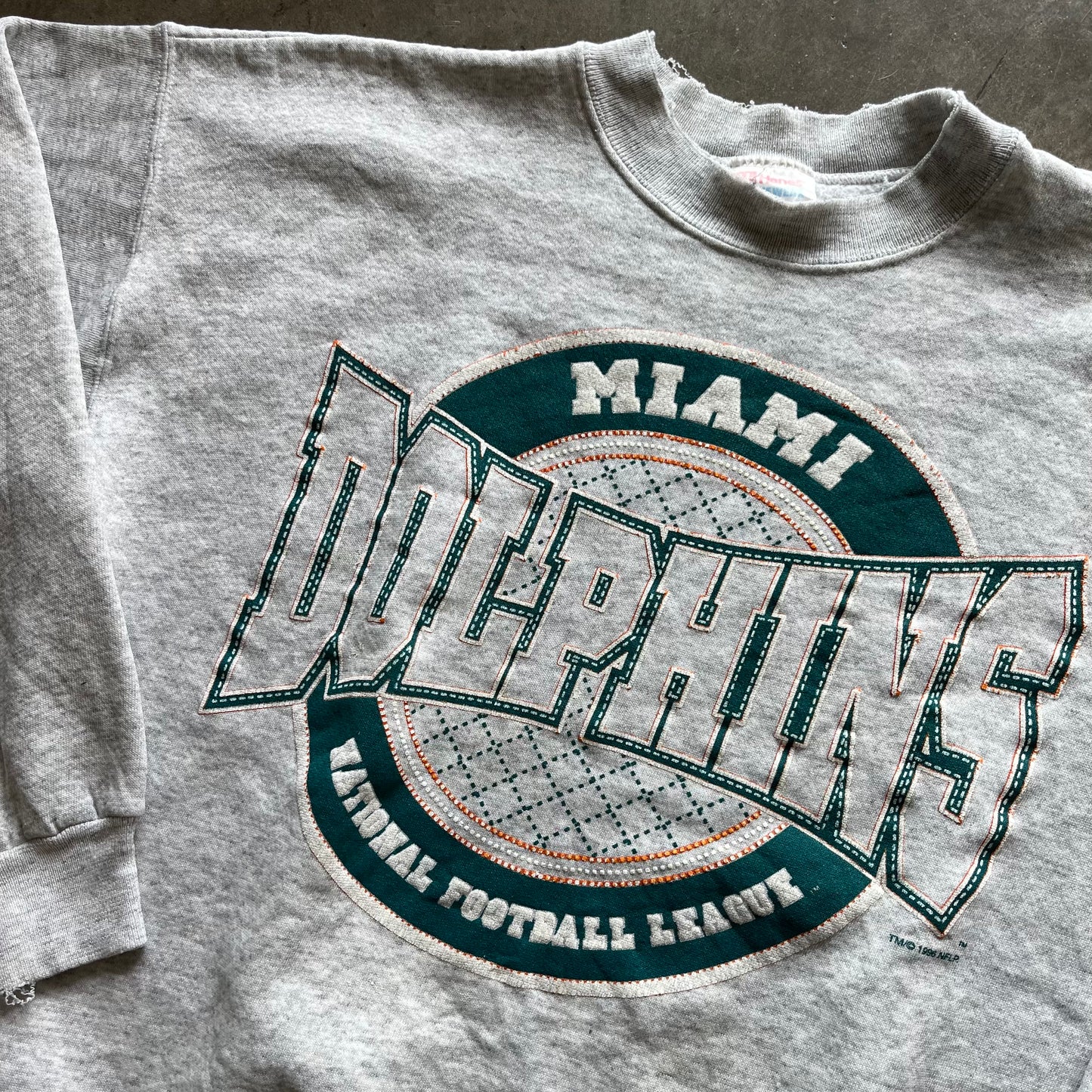 M 96 Dolphins Crewneck