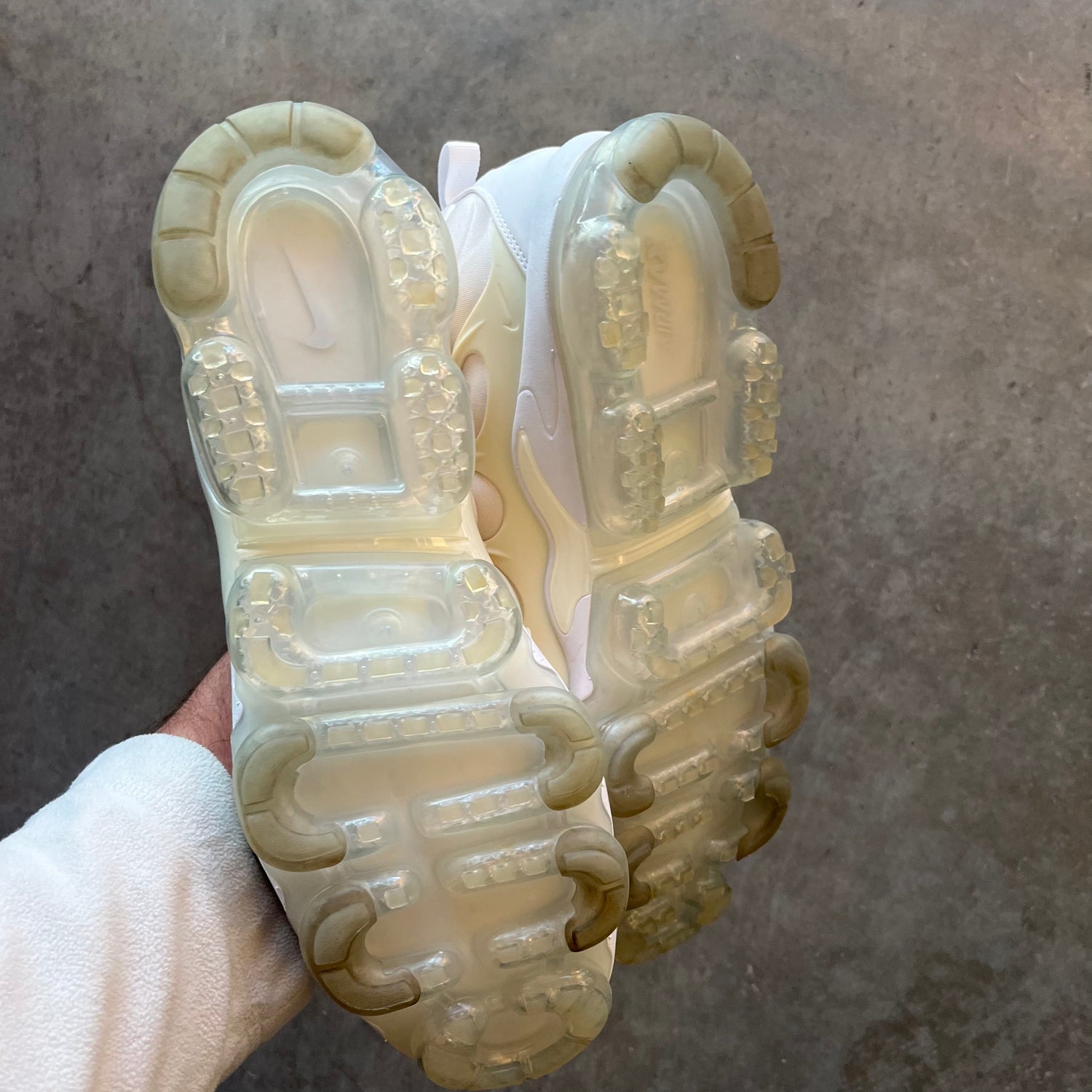 14 Used Nike Vapormax Plus Triple White