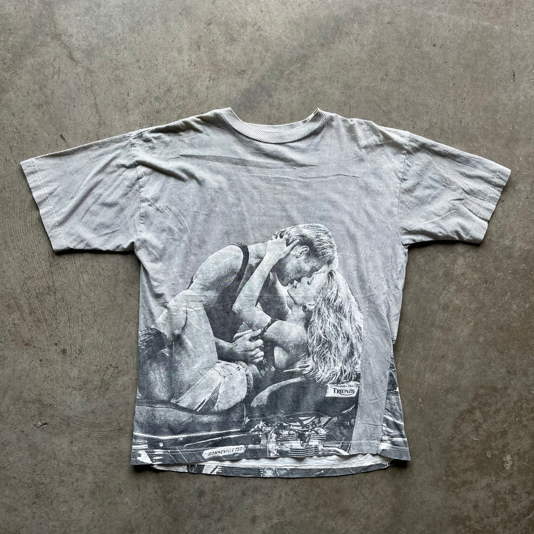XL 90s Triumph AOP Kissing Tee