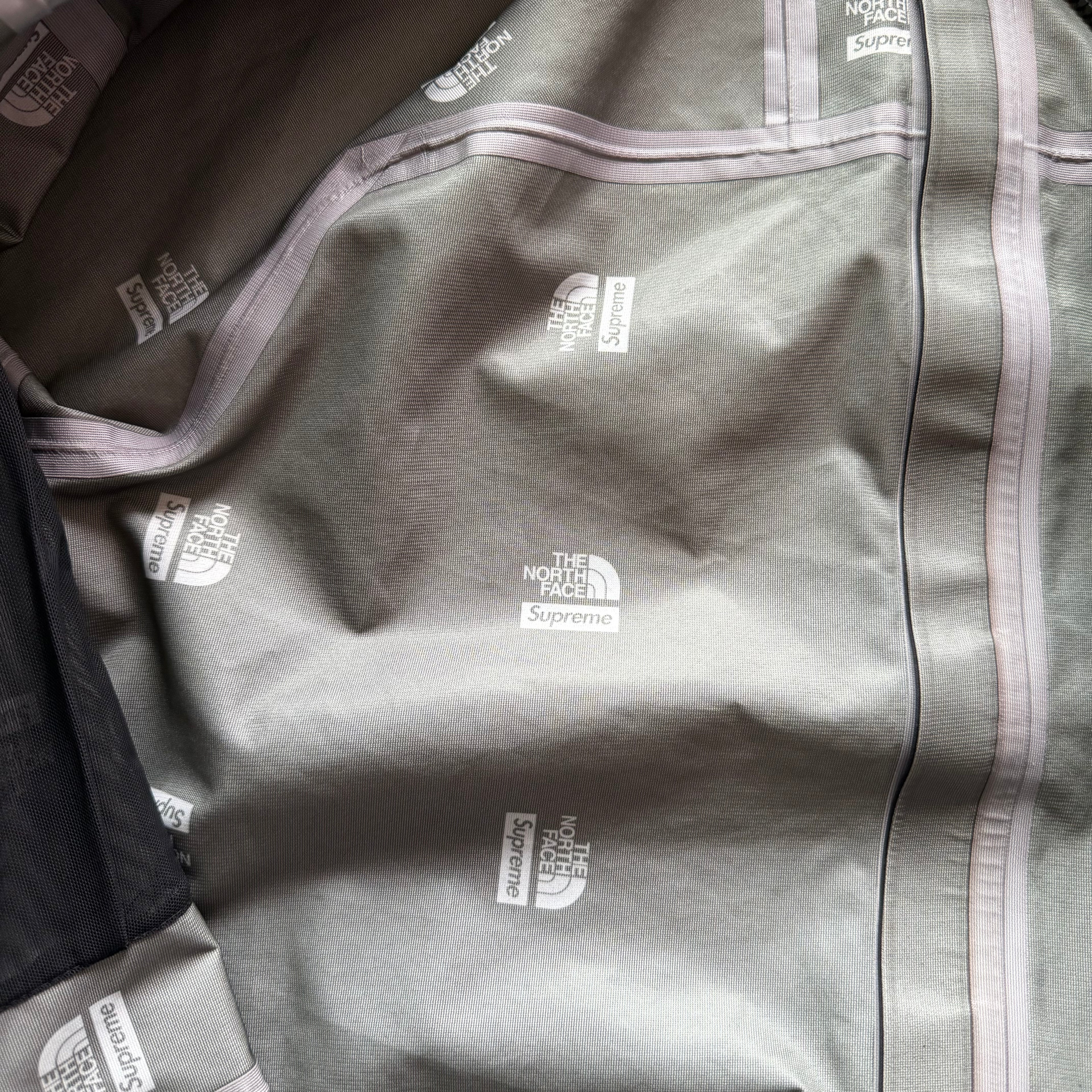 L Supreme The North Face Split Seam Jacket