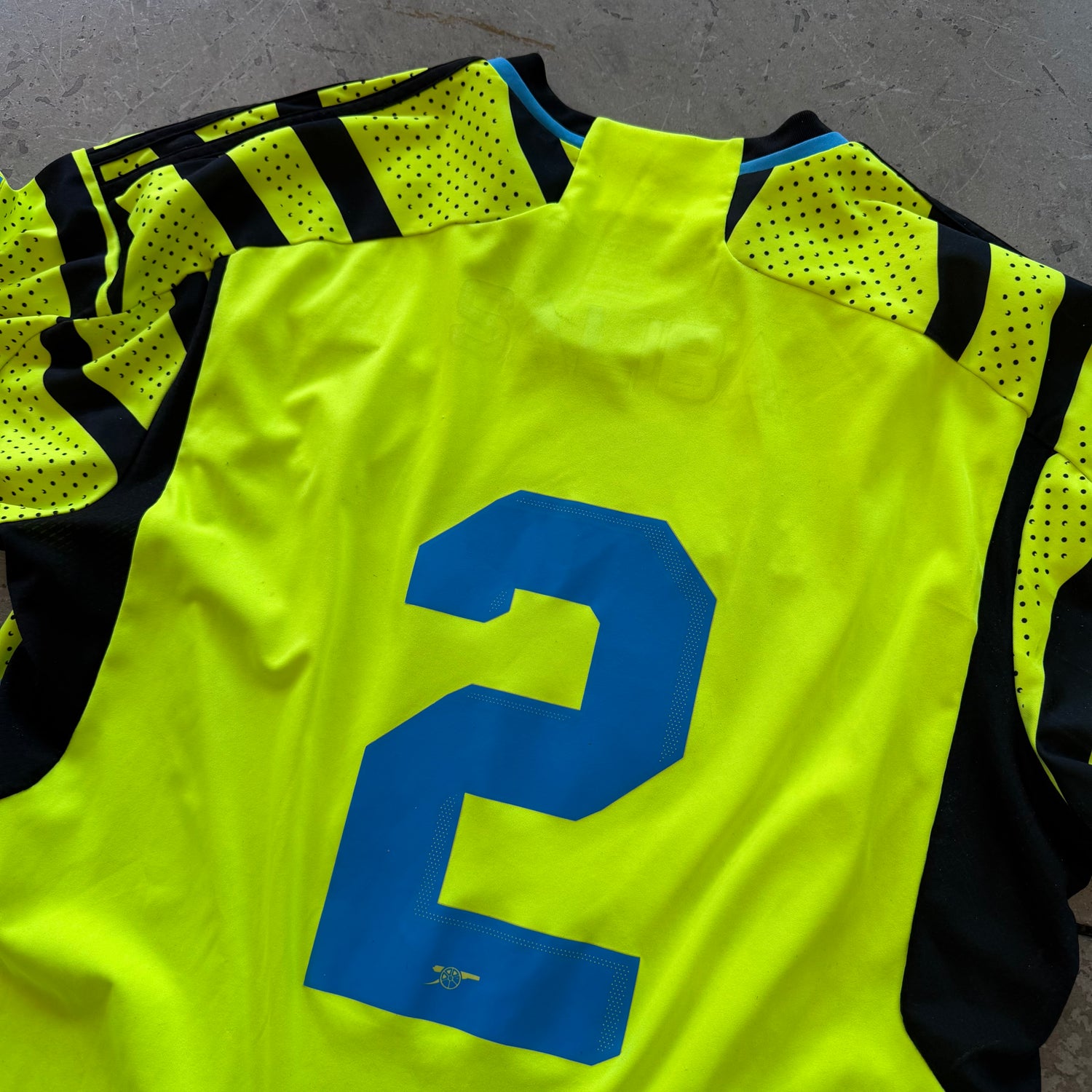 XL Arsenal Saliba Jersey
