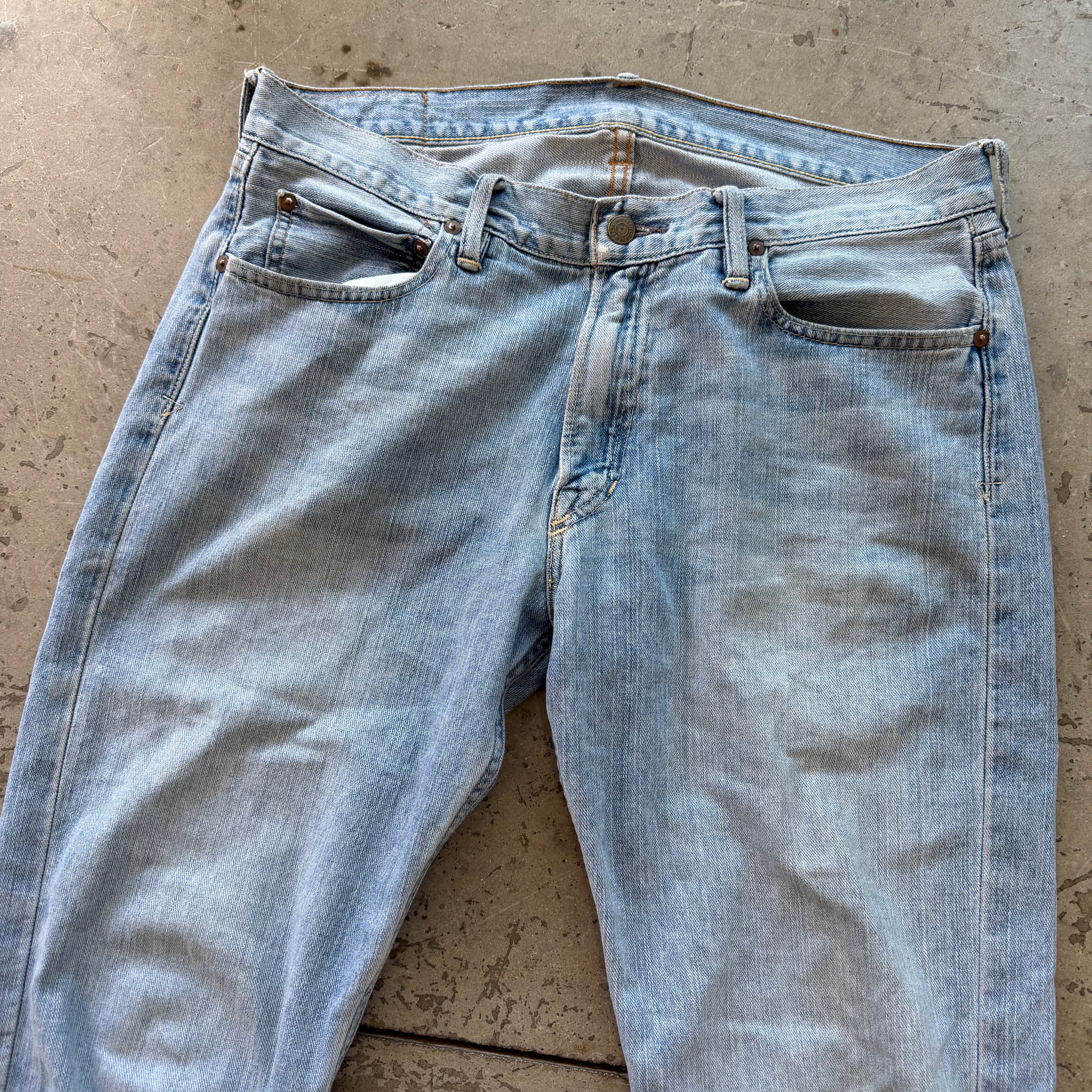 33x30 00s Lightwash Polo Pants