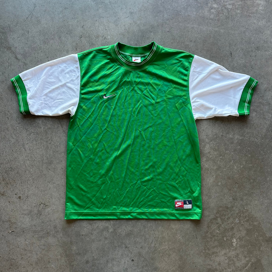 L 90s Nike Soccer Warm Up