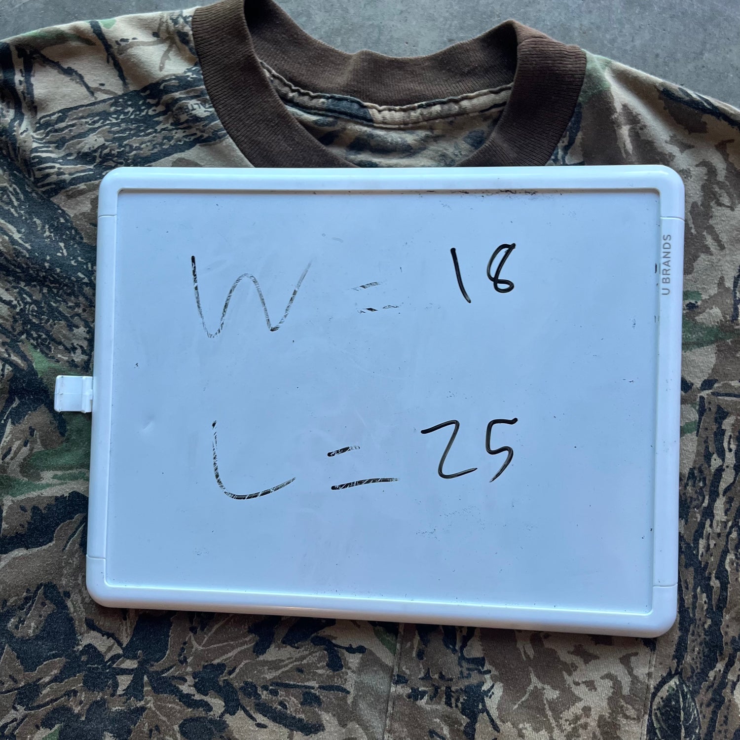 L 90s Blank Camo Tee