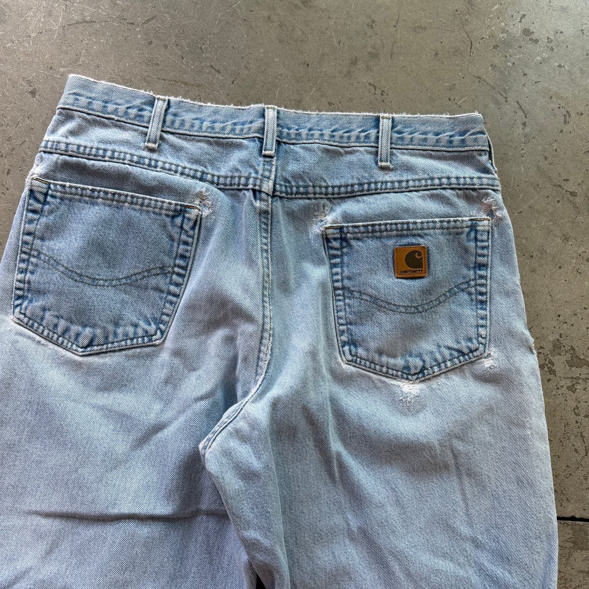 36x32 00s Distressed Carhartt Jeans