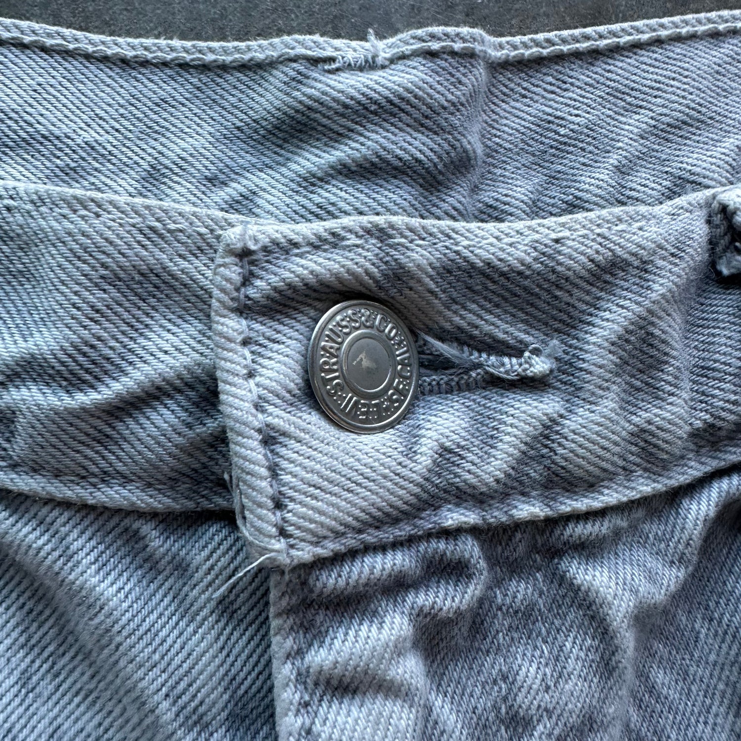 32w Grey Levis Shorts