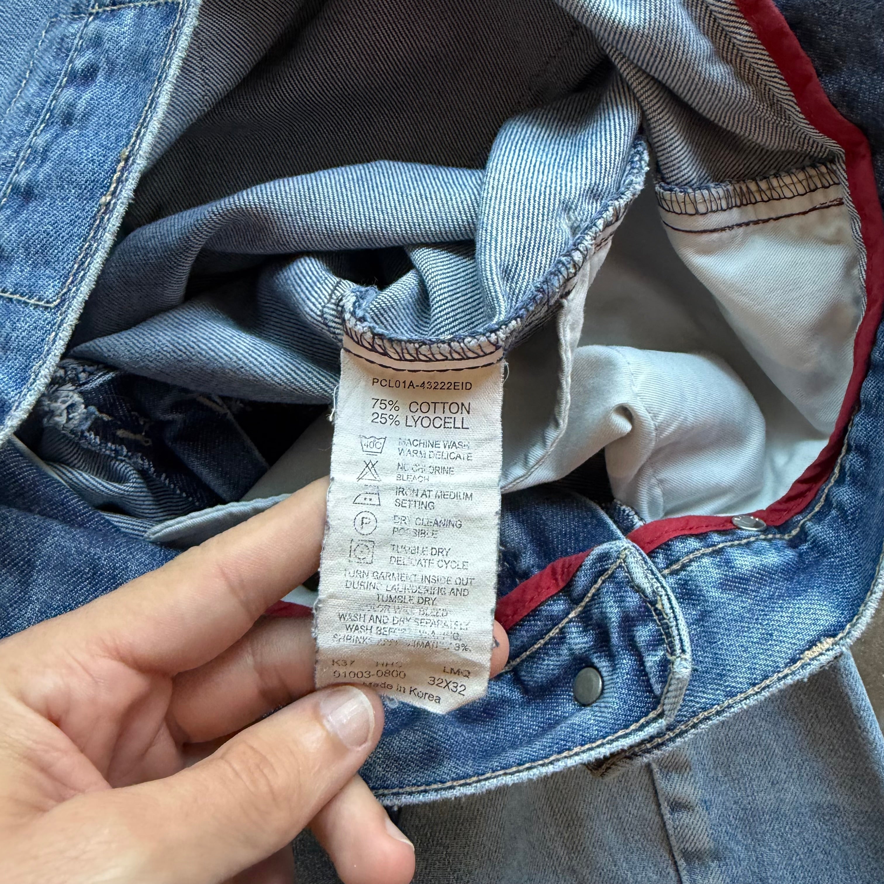 32x28 Levi’s Engineered Jeans