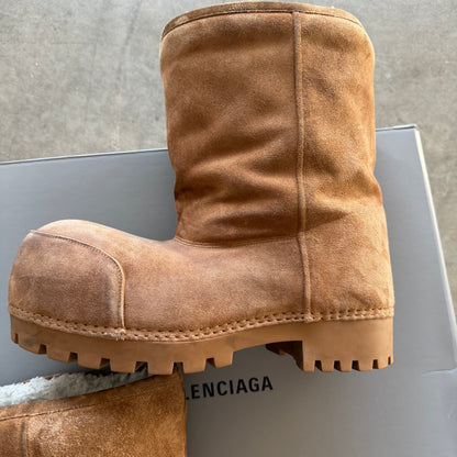 10 Balenciaga Alaska Boot Brown