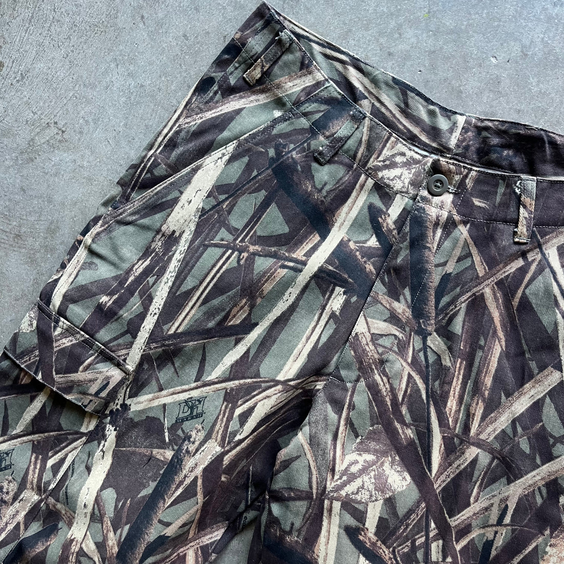 37x33 00s Columbia Camo Pants