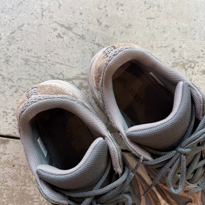 11 Used Yeezy 700 Mauve