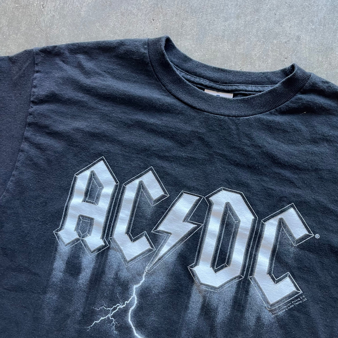 M 04 AC/DC Tee