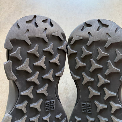 12 Used Givenchy Monumental Mallow Low Rubber Slip On