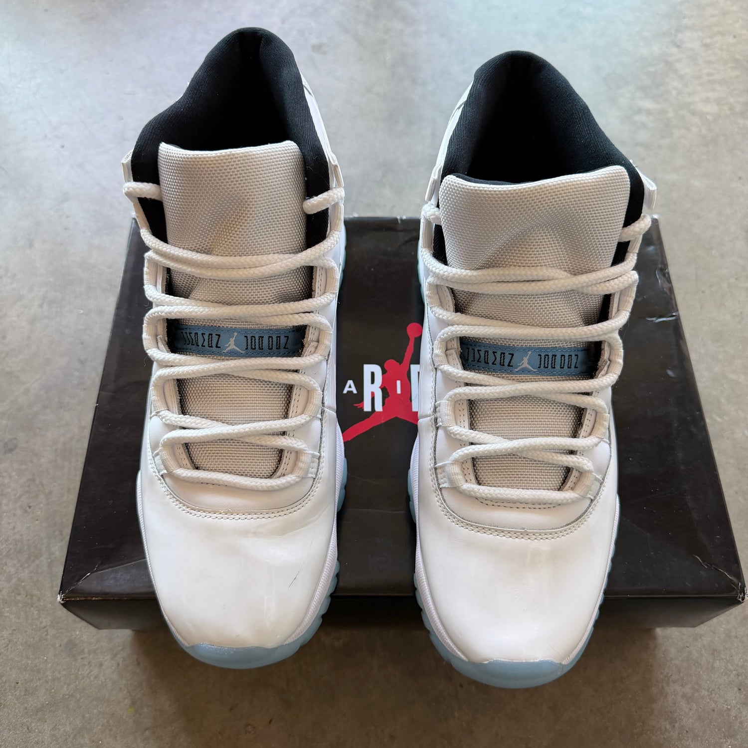 11 Used Jordan 11 Legend Blue
