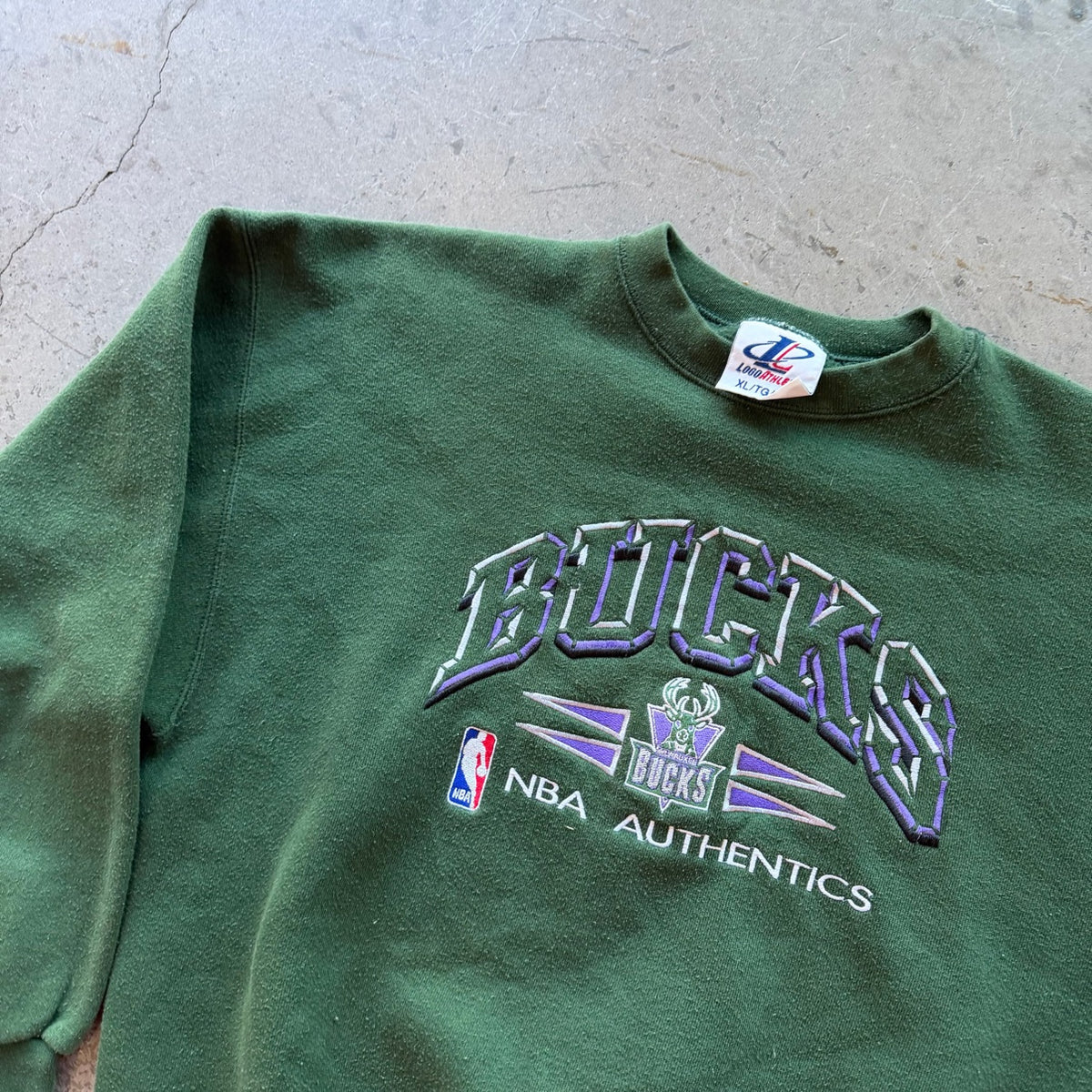XL Milwaukee Bucks Crewneck Sweatshirt